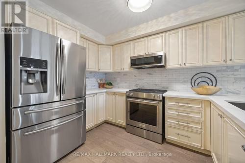 57 Brightsview Drive, Richmond Hill, ON - Indoor Photo Showing Kitchen With Stainless Steel Kitchen