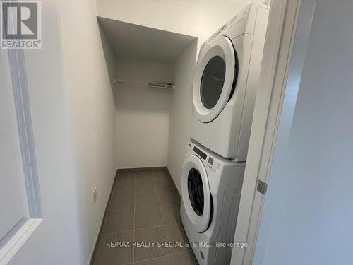 143 - 1075 Douglas Mccurdy Comm Court, Mississauga, ON - Indoor Photo Showing Laundry Room