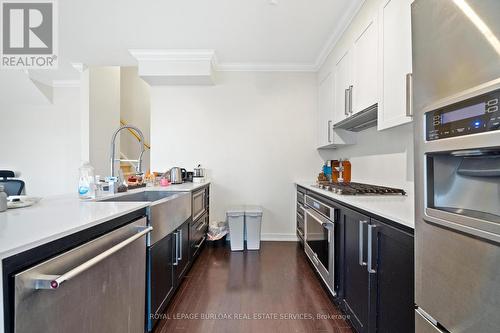 11 - 4080 Parkside Village Drive, Mississauga, ON - Indoor Photo Showing Kitchen