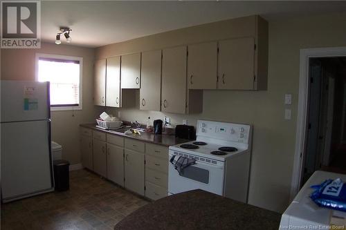 106-108 Parkdale Drive, Moncton, NB - Indoor Photo Showing Kitchen