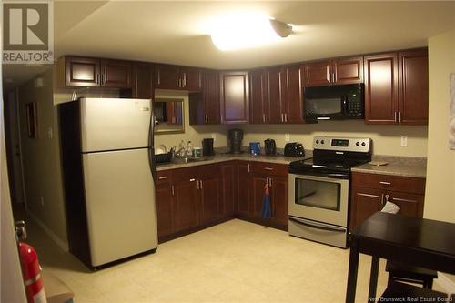 106-108 Parkdale Drive, Moncton, NB - Indoor Photo Showing Kitchen