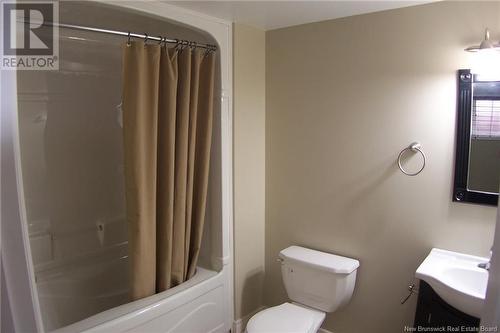 106-108 Parkdale Drive, Moncton, NB - Indoor Photo Showing Bathroom