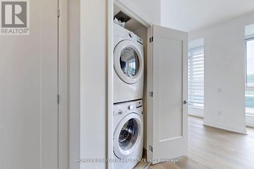 701 - 293 The Kingsway, Toronto, ON - Indoor Photo Showing Laundry Room