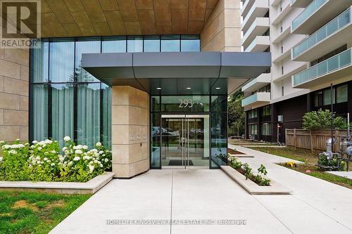 701 - 293 The Kingsway, Toronto, ON - Outdoor