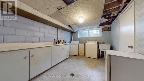 1517 Parkridge Road, Mississauga, ON - Indoor Photo Showing Laundry Room