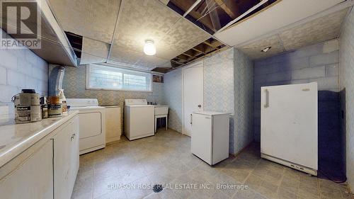 1517 Parkridge Road, Mississauga, ON - Indoor Photo Showing Laundry Room