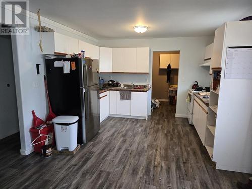 386 392 Elliott Street, Quesnel, BC - Indoor Photo Showing Kitchen