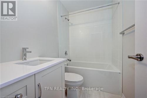 2 - 10 Birmingham Drive, Cambridge, ON - Indoor Photo Showing Bathroom