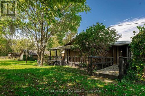 20527 Melbourne Road, Southwest Middlesex, ON - Outdoor With Deck Patio Veranda