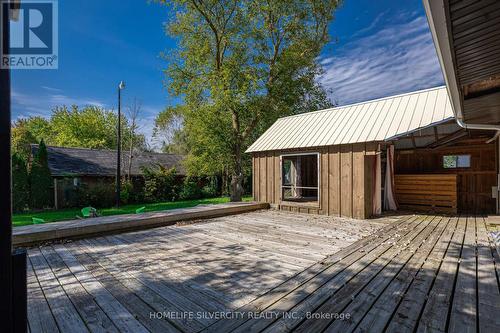 20527 Melbourne Road, Southwest Middlesex, ON - Outdoor With Deck Patio Veranda