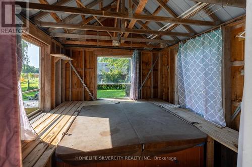 20527 Melbourne Road, Southwest Middlesex, ON - Indoor Photo Showing Other Room