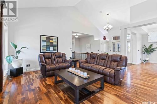 106 Mission Ridge, Aberdeen Rm No. 373, SK - Indoor Photo Showing Living Room