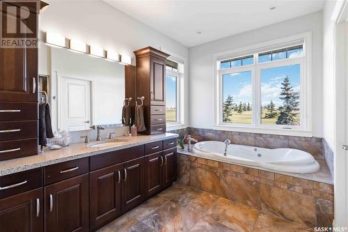 106 Mission Ridge, Aberdeen Rm No. 373, SK - Indoor Photo Showing Bathroom