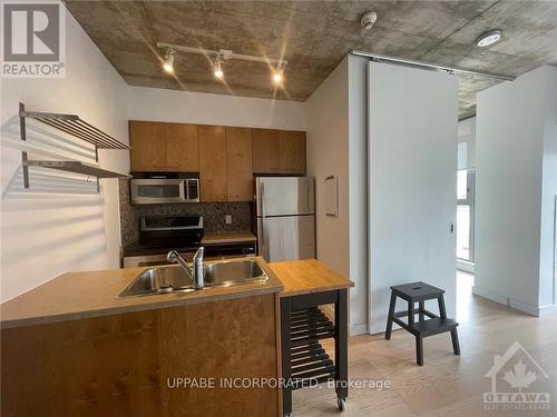 1405 - 179 George Street, Ottawa, ON - Indoor Photo Showing Kitchen With Double Sink