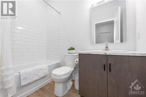 42 Riddell Street, Carleton Place, ON - Indoor Photo Showing Bathroom