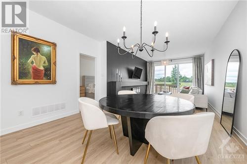 42 Riddell Street, Carleton Place, ON - Indoor Photo Showing Dining Room