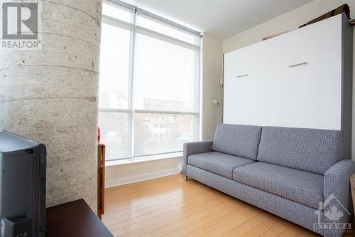 180 York Street Unit#301, Ottawa, ON - Indoor Photo Showing Living Room