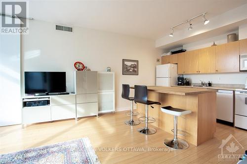 301 - 180 York Street, Ottawa, ON - Indoor Photo Showing Kitchen