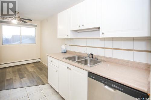 122 5 Columbia Drive, Saskatoon, SK - Indoor Photo Showing Kitchen With Double Sink