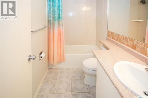 122 5 Columbia Drive, Saskatoon, SK - Indoor Photo Showing Bathroom