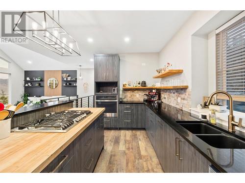 2173 Coldwater Drive, Kamloops, BC - Indoor Photo Showing Kitchen With Double Sink