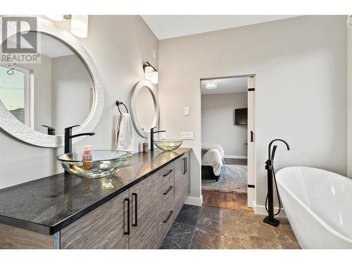 2173 Coldwater Drive, Kamloops, BC - Indoor Photo Showing Bathroom