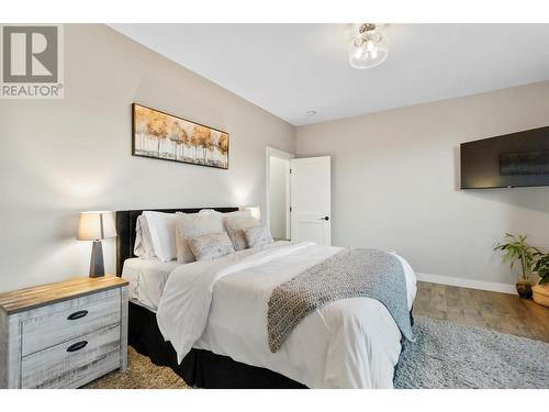 2173 Coldwater Drive, Kamloops, BC - Indoor Photo Showing Bedroom