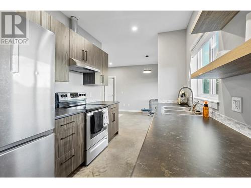 2173 Coldwater Drive, Kamloops, BC - Indoor Photo Showing Kitchen