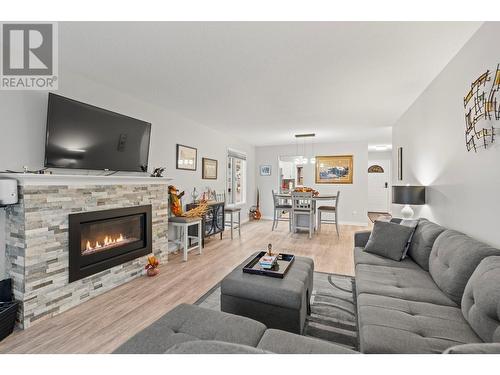 3900 27 Avenue Unit# 24, Vernon, BC - Indoor Photo Showing Living Room With Fireplace