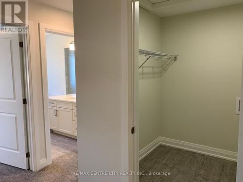 3rd floor Laundry + Full Bath - 2305 Callingham Drive, London, ON - Indoor