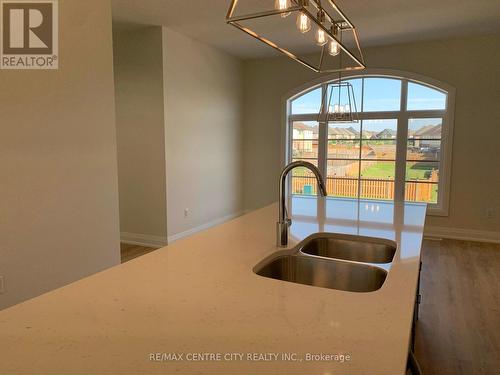 2305 Callingham Drive, London, ON - Indoor Photo Showing Kitchen With Double Sink