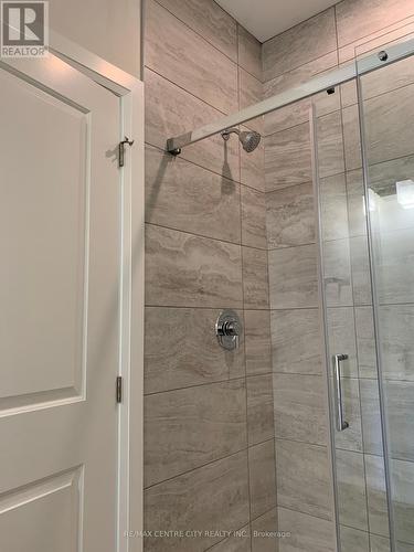 2305 Callingham Drive, London, ON - Indoor Photo Showing Bathroom