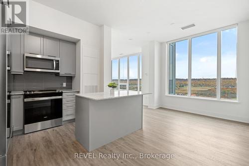 1907 - 385 Winston Road, Grimsby (540 - Grimsby Beach), ON - Indoor Photo Showing Kitchen With Stainless Steel Kitchen With Upgraded Kitchen