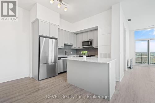 1907 - 385 Winston Road, Grimsby (540 - Grimsby Beach), ON - Indoor Photo Showing Kitchen With Stainless Steel Kitchen With Upgraded Kitchen