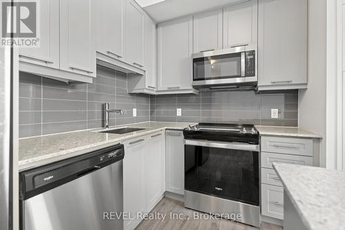 1907 - 385 Winston Road, Grimsby (540 - Grimsby Beach), ON - Indoor Photo Showing Kitchen With Stainless Steel Kitchen With Upgraded Kitchen