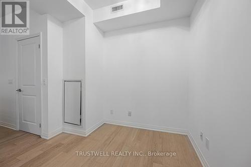 420 - 8 Mercer Street, Toronto, ON - Indoor Photo Showing Other Room