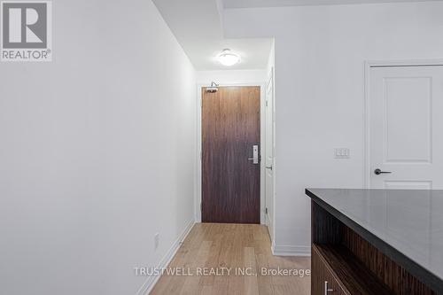 420 - 8 Mercer Street, Toronto, ON - Indoor Photo Showing Other Room