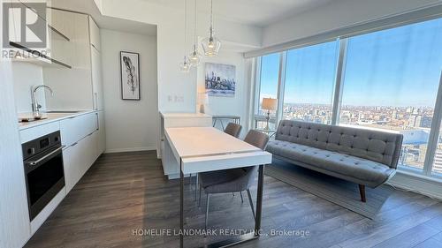 5113 - 197 Yonge Street, Toronto, ON - Indoor