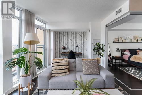 317 - 1169 Queen Street W, Toronto, ON - Indoor Photo Showing Living Room