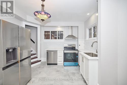 4980 Jepson Street, Niagara Falls (211 - Cherrywood), ON - Indoor Photo Showing Kitchen