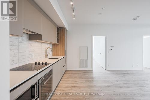 Ph02 - 55 Mercer Street, Toronto, ON - Indoor Photo Showing Kitchen With Upgraded Kitchen