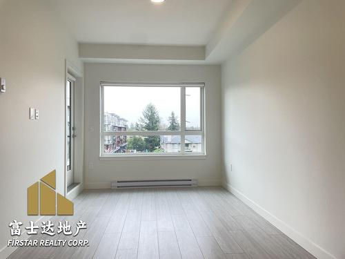 5Xx 10777 138 Street, Surrey, BC - Indoor Photo Showing Other Room