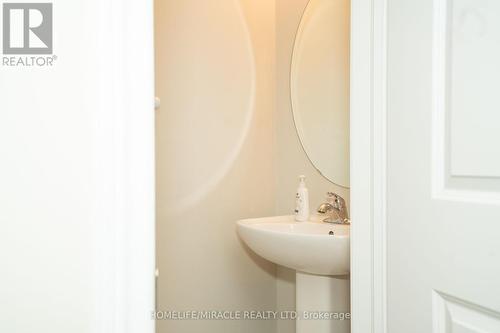 83 Finegan Circle, Brampton, ON - Indoor Photo Showing Bathroom