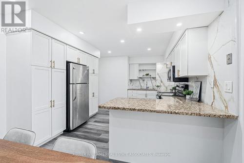 6700 32Nd Side Road, Halton Hills, ON - Indoor Photo Showing Kitchen With Upgraded Kitchen