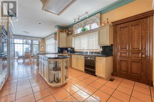 300 Elmgrove Drive, Lakeshore, ON - Indoor Photo Showing Kitchen