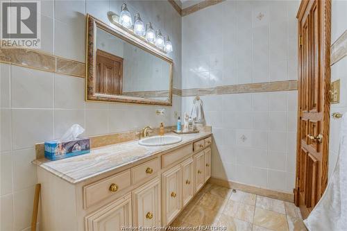 300 Elmgrove Drive, Lakeshore, ON - Indoor Photo Showing Bathroom