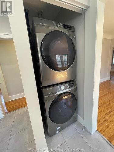 1525 Central Unit# Main, Windsor, ON - Indoor Photo Showing Laundry Room