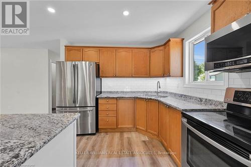 Upper - 455 Brigadoon Drive, Hamilton, ON - Indoor Photo Showing Kitchen