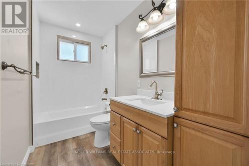 Upper - 455 Brigadoon Drive, Hamilton, ON - Indoor Photo Showing Bathroom