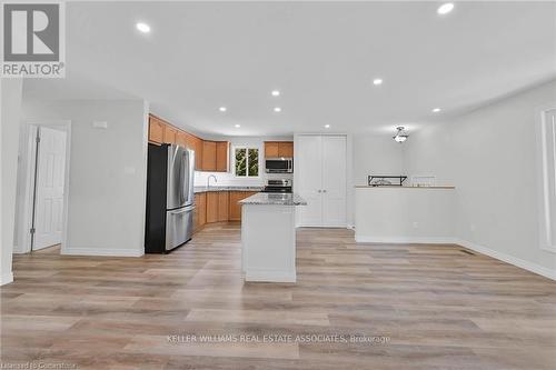 Upper - 455 Brigadoon Drive, Hamilton, ON - Indoor Photo Showing Kitchen